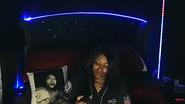 Snapshot of msyvette1970@xh chatting on 02-14-25, 06:02 msyvette1970xh online show from 02-14-25, 06:02