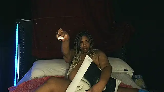 Snapshot of msyvette1970@xh chatting on 10-26-25, 11:20 msyvette1970xh online show from 10-26-25, 11:20