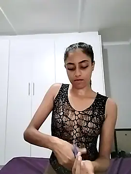 cleopatra-phaedra online show from 03-04-25, 05:45