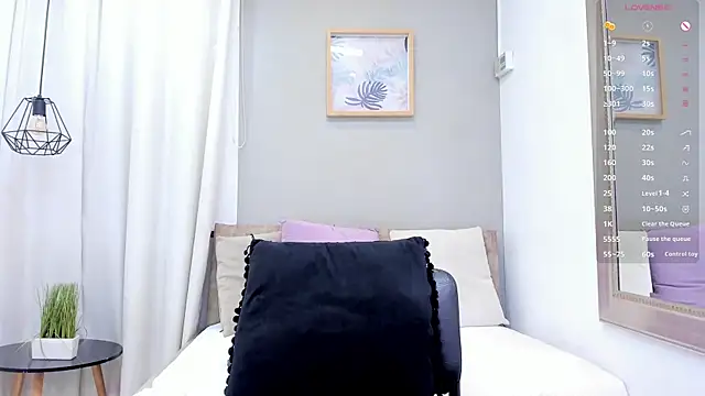  LaraMom  online show from 06-11-26, 12:32