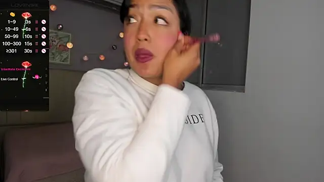 Snapshot of ema_saenz chatting on 02-05-25, 10:55 ema saenz online show from 02-05-25, 10:55