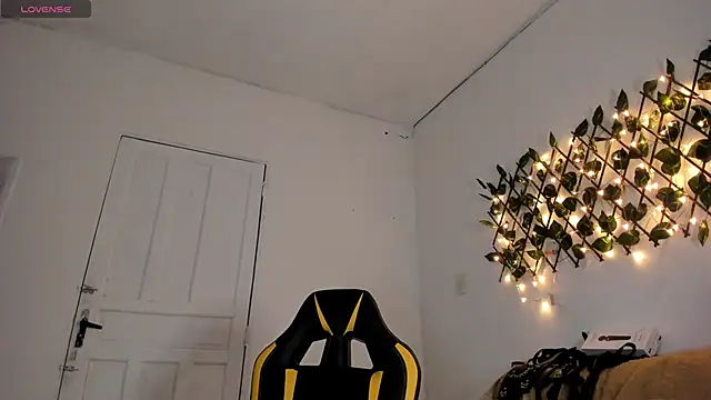 Chica hot dirty online show from 01-06-25, 01:31