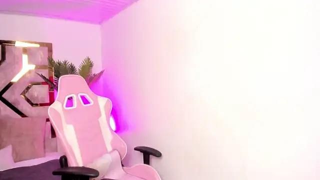 Snapshot of Anny_osorio chatting on 02-05-25, 07:31 Anny osorio online show from 02-05-25, 07:31