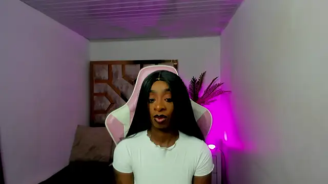 Snapshot of Anny_osorio chatting on 02-17-25, 07:21 Anny osorio online show from 02-17-25, 07:21