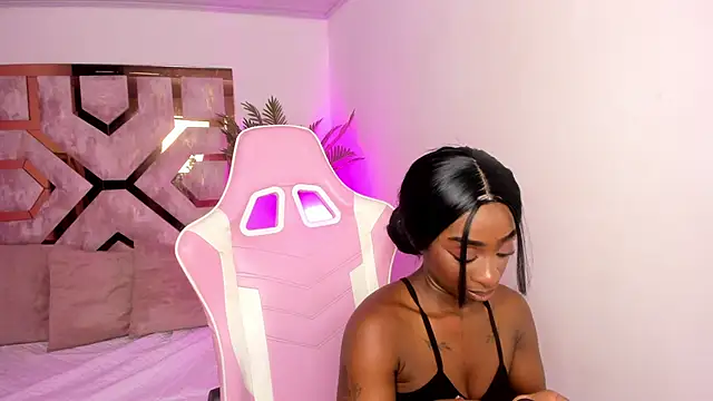 Snapshot of Anny_osorio chatting on 03-05-25, 01:31 Anny osorio online show from 03-05-25, 01:31