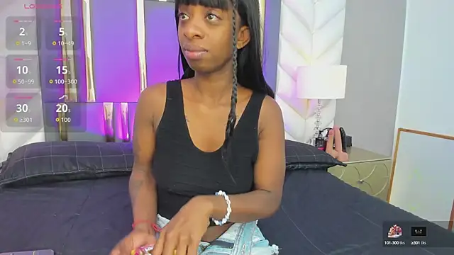 Snapshot of Anny_osorio chatting on 10-13-25, 07:47 Anny osorio online show from 10-13-25, 07:47