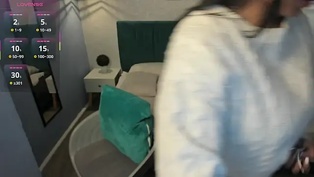 tiffani  love online show from 03-05-25, 07:06