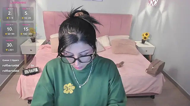 tiffani  love online show from 03-22-25, 06:03