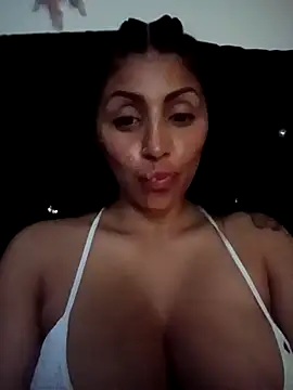 tiffani  love online show from 09-15-25, 02:22