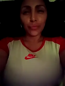 tiffani  love online show from 09-18-25, 02:13