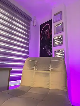 Snapshot of babybriexxx chatting on 12-19-24, 04:46 babybriexxx online show from 12-19-24, 04:46