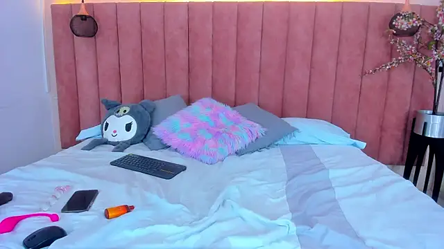 MarianaBranzz online show from 12-16-24, 12:49