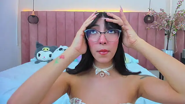 MarianaBranzz online show from 02-24-25, 04:47