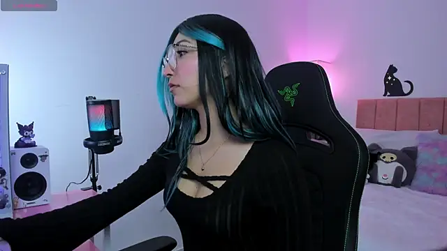 MarianaBranzz online show from 09-15-25, 10:43