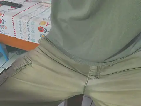 triangle0623 online show from 11-06-25, 08:04