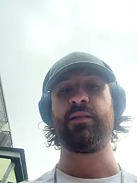 Snapshot of BuurningBoy chatting on 09-18-25, 03:47 BuurningBoy online show from 09-18-25, 03:47