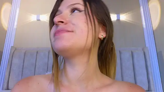 Emmaa Blonde online show from 04-28-26, 02:27