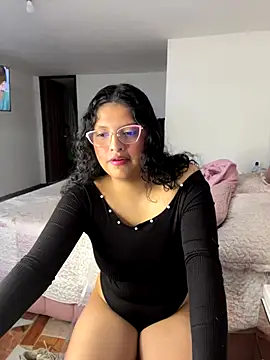 Snapshot of tati__22 chatting on 11-07-25, 05:02 tati 22 online show from 11-07-25, 05:02