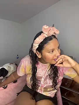 Snapshot of tati__22 chatting on 11-28-25, 05:15 tati 22 online show from 11-28-25, 05:15