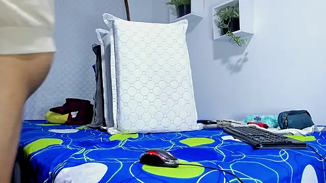 Aronxxs online show from 03-22-25, 10:49