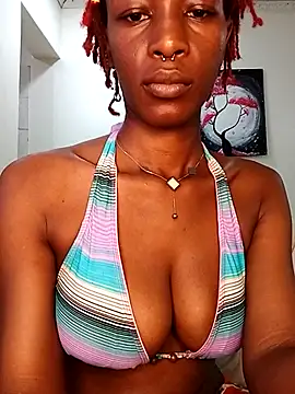 Snapshot of Ayrella02 chatting on 11-14-25, 12:20 Ayrella02 online show from 11-14-25, 12:20