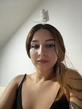 Mon Cherry online show from 03-25-26, 12:38