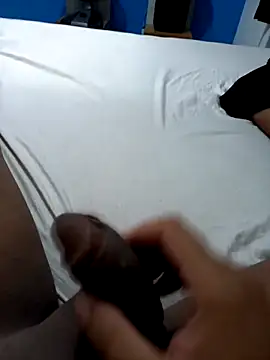 Snapshot of Seductiveblack chatting on 02-04-25, 09:31 Seductiveblack online show from 02-04-25, 09:31