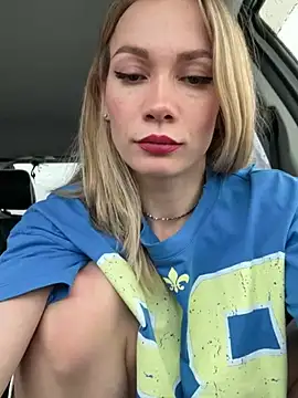 Snapshot of LavenderHot chatting on 01-22-25, 06:20 LavenderHot online show from 01-22-25, 06:20