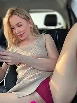 Snapshot of LavenderHot chatting on 02-22-25, 05:02 LavenderHot online show from 02-22-25, 05:02