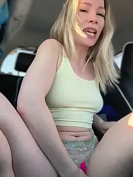 Snapshot of LavenderHot chatting on 02-23-25, 04:50 LavenderHot online show from 02-23-25, 04:50