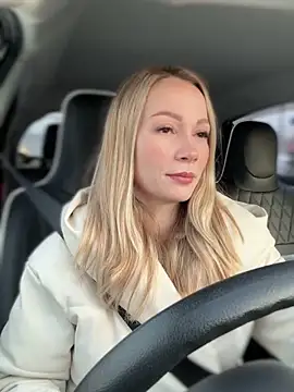 Snapshot of LavenderHot chatting on 02-24-25, 01:57 LavenderHot online show from 02-24-25, 01:57