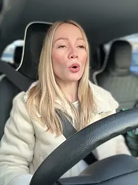 Snapshot of LavenderHot chatting on 02-28-25, 02:20 LavenderHot online show from 02-28-25, 02:20