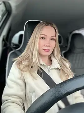 Snapshot of LavenderHot chatting on 03-05-25, 02:25 LavenderHot online show from 03-05-25, 02:25