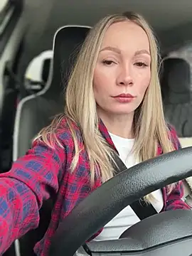 Snapshot of LavenderHot chatting on 03-15-25, 02:14 LavenderHot online show from 03-15-25, 02:14