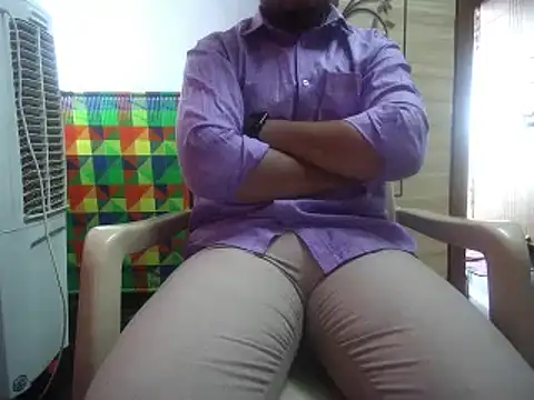 Snapshot of naughtymike0007 chatting on 09-18-25, 03:30 naughtymike0007 online show from 09-18-25, 03:30