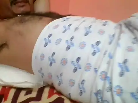 Snapshot of naughtymike0007 chatting on 11-12-25, 11:43 naughtymike0007 online show from 11-12-25, 11:43