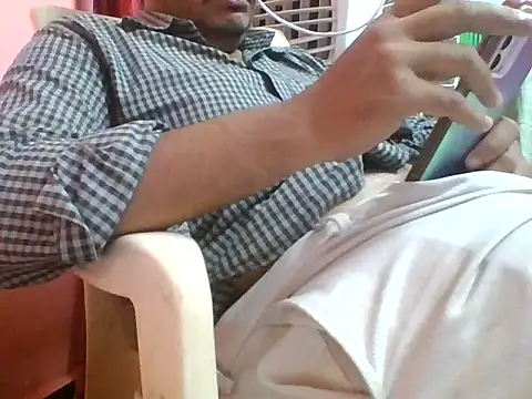 Snapshot of naughtymike0007 chatting on 11-14-25, 04:17 naughtymike0007 online show from 11-14-25, 04:17