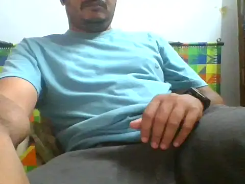 Snapshot of naughtymike0007 chatting on 11-20-25, 02:17 naughtymike0007 online show from 11-20-25, 02:17