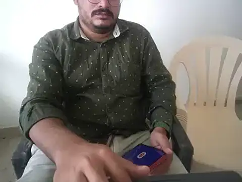 Snapshot of naughtymike0007 chatting on 11-26-25, 08:48 naughtymike0007 online show from 11-26-25, 08:48