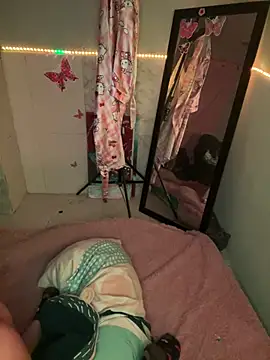 Snapshot of CieloTaylor chatting on 02-16-25, 03:58 CieloTaylor online show from 02-16-25, 03:58