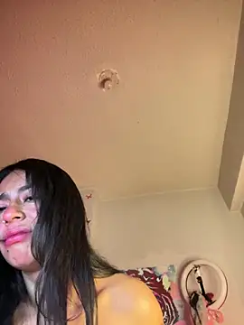 Snapshot of CieloTaylor chatting on 03-11-25, 01:05 CieloTaylor online show from 03-11-25, 01:05