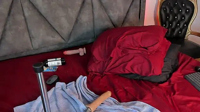 Deiisy Queen online show from 01-28-25, 01:18