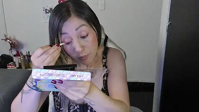 Andreina Suann online show from 03-12-26, 12:33