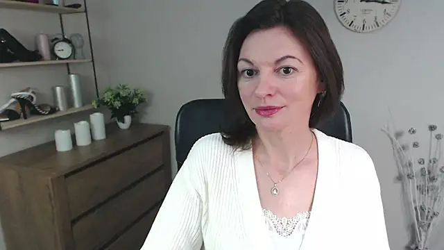 Snapshot of VivianWILD chatting on 12-28-24, 06:49 VivianWILD online show from 12-28-24, 06:49