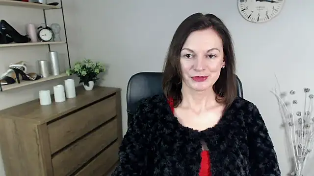 Snapshot of VivianWILD chatting on 12-30-24, 06:42 VivianWILD online show from 12-30-24, 06:42