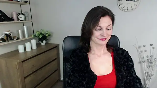 Snapshot of VivianWILD chatting on 12-30-24, 01:14 VivianWILD online show from 12-30-24, 01:14