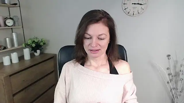 Snapshot of VivianWILD chatting on 01-20-25, 06:53 VivianWILD online show from 01-20-25, 06:53