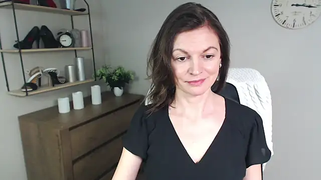 Snapshot of VivianWILD chatting on 01-27-25, 05:04 VivianWILD online show from 01-27-25, 05:04