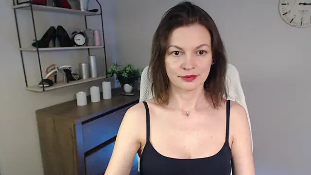 Snapshot of VivianWILD chatting on 02-14-25, 08:10 VivianWILD online show from 02-14-25, 08:10