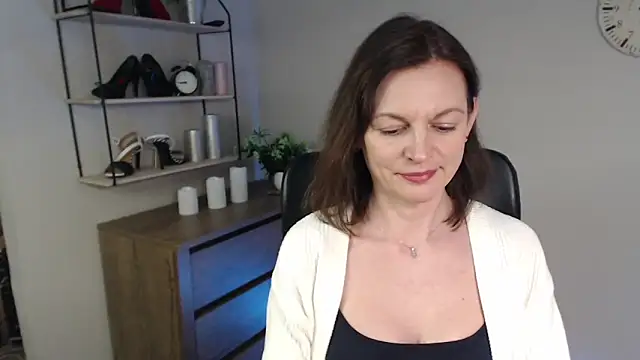 Snapshot of VivianWILD chatting on 02-14-25, 05:14 VivianWILD online show from 02-14-25, 05:14